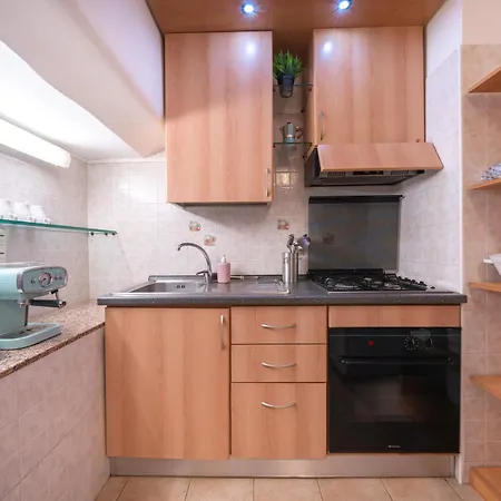 Appartement Crispi Street N9 *