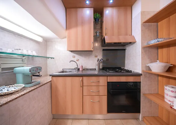 Appartement Crispi Street N9 *